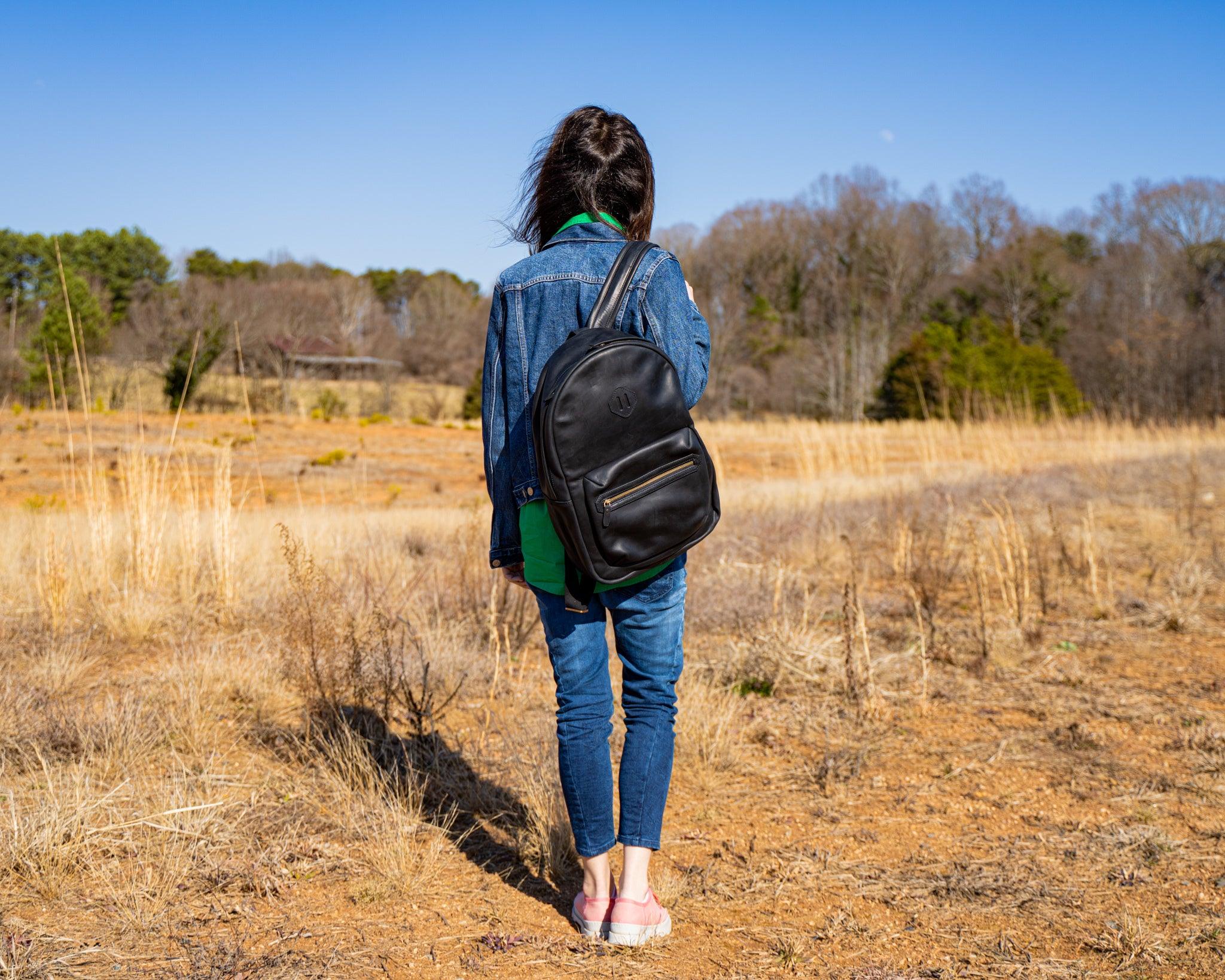 Crazy Horse Leather Backpack City Black for Woman - Image 5