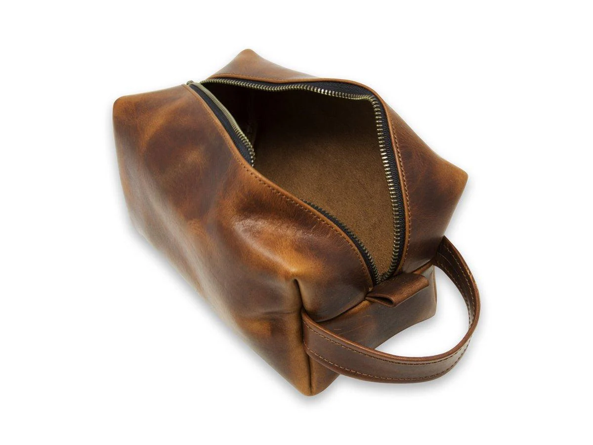 Milwaukee Leather Dopp Kit with Handle - Chestnut - Image 4