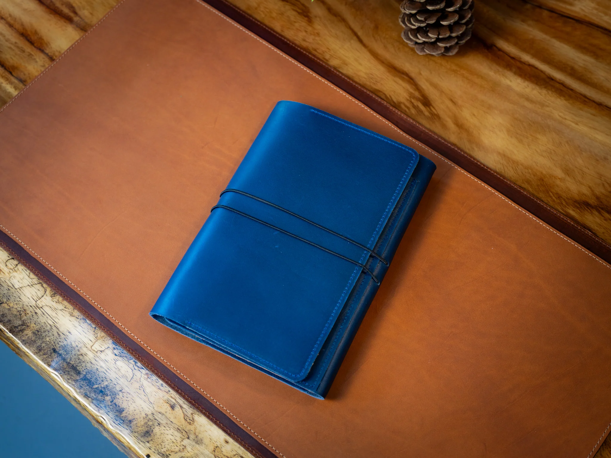Milwaukee Leather Padfolio Pro - Navy - Image 3