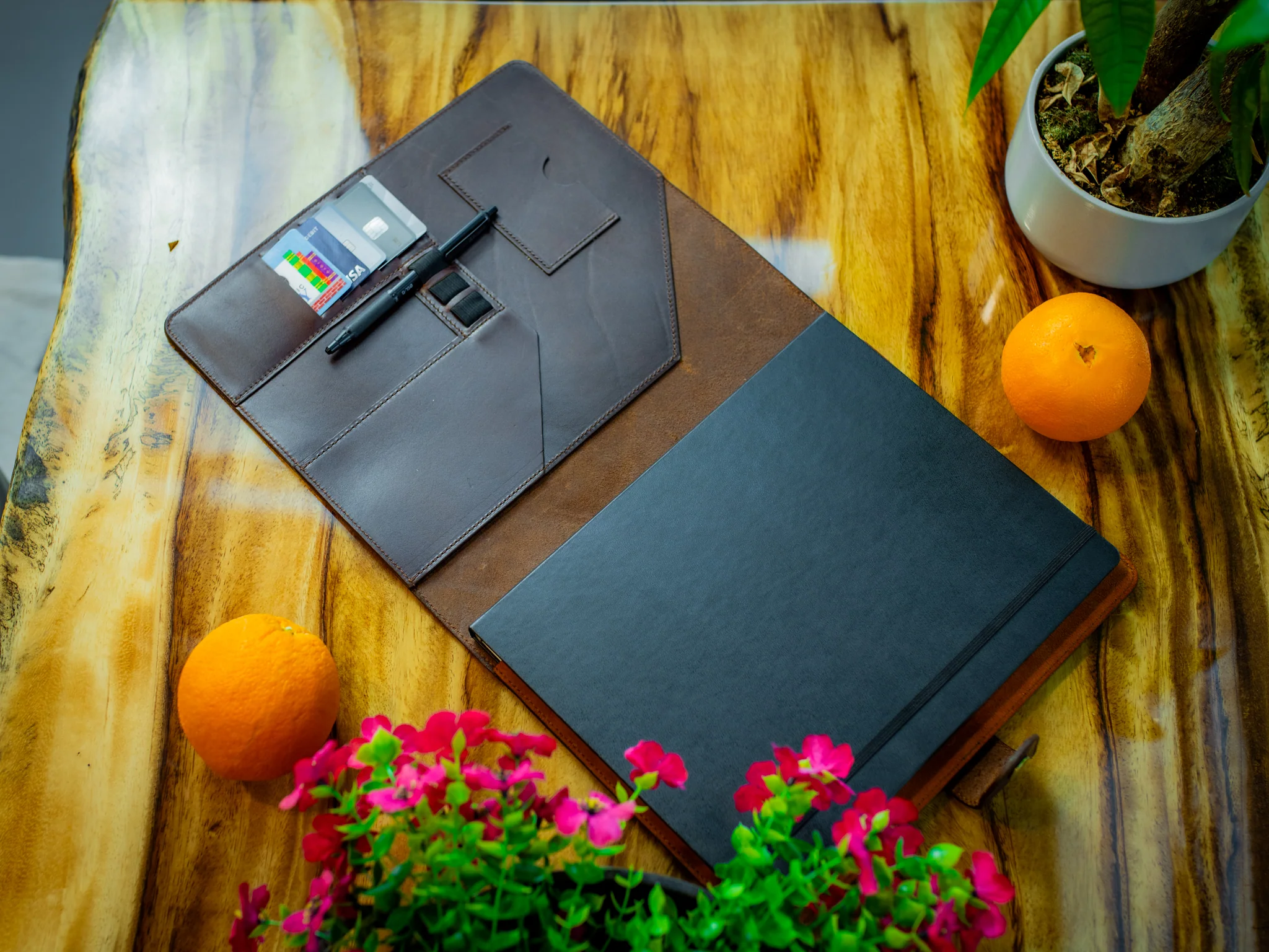 Milwaukee Leather Padfolio Professional - Chestnut - Image 6